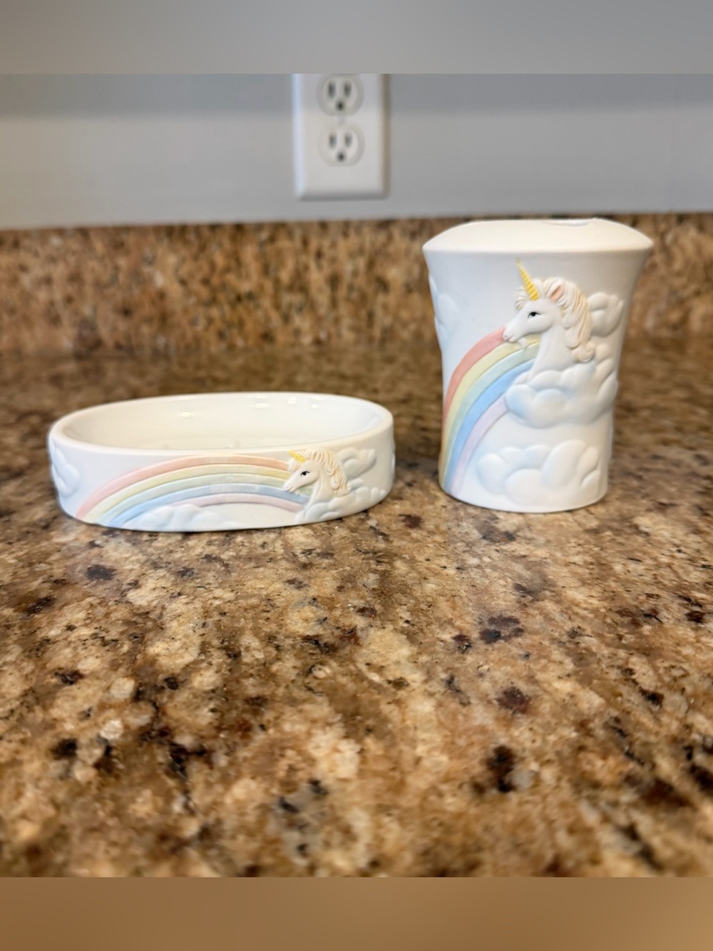Vintage Enesco White Rainbow Unicorn Soap Dish Toothbrush Holder Whimsical 1985